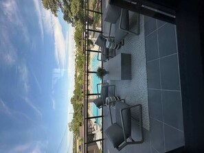 Property grounds - Peaceful North Austin Retreat Near The Domain (Austin)