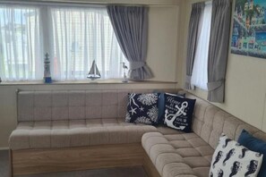 Smart TV, fireplace - The Seaflower - With Lake Views (Cumbria)