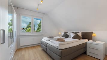 2 bedrooms, WiFi, bed sheets