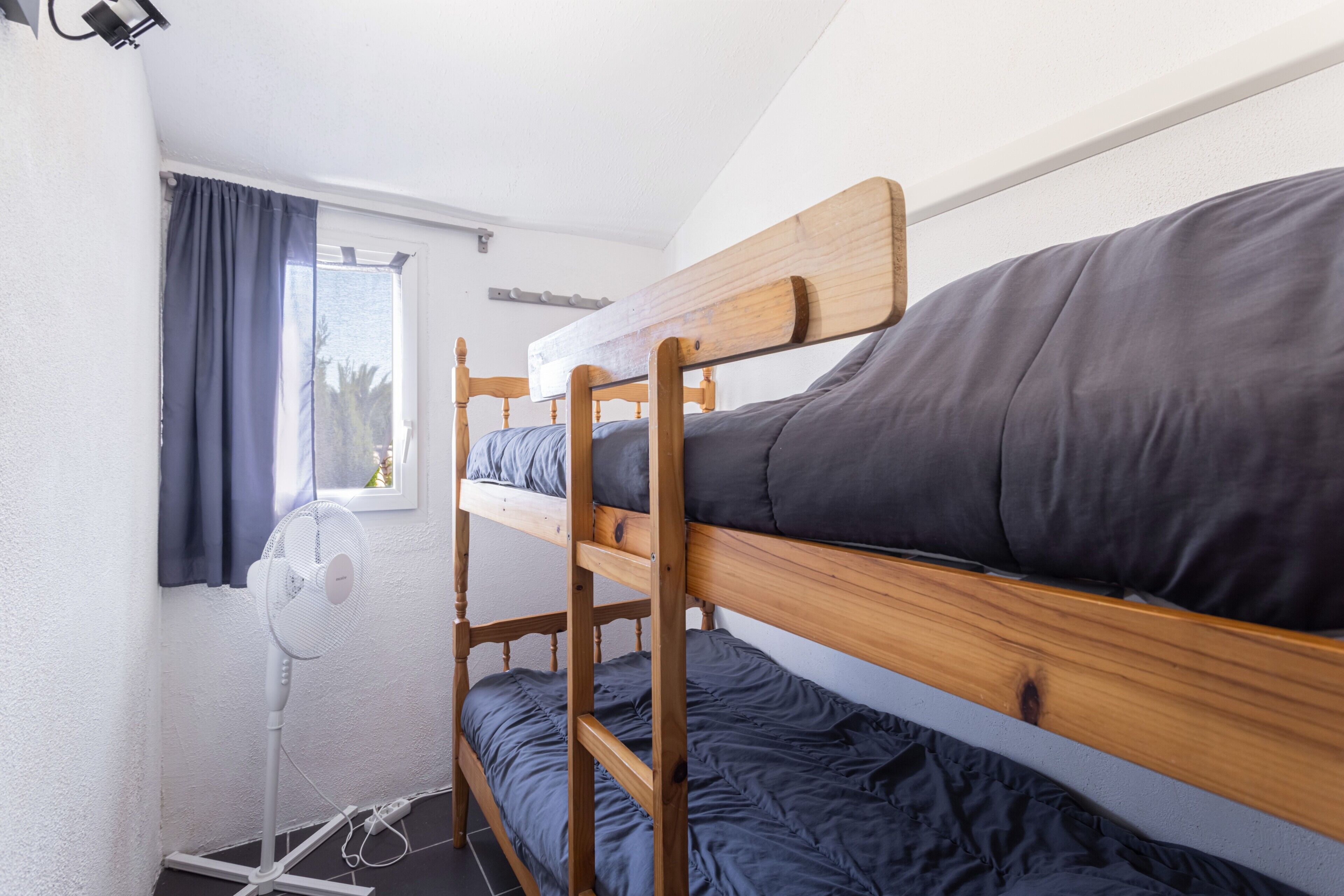 3 habitaciones, tabla de planchar con plancha y wifi 