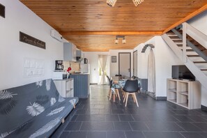 Télévision, table de tennis de table