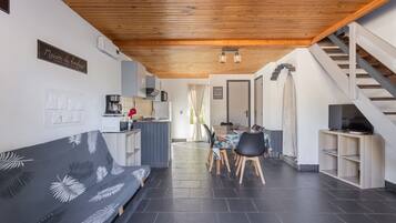 Fernseher, Tischtennisplatte