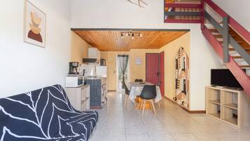 Televisie en een tafeltennistafel