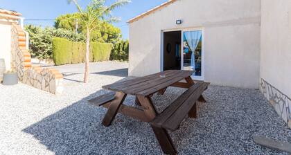 2-Bedroom Gite, Air Conditioning, Pool, Near Sigean