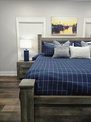 3 habitaciones, escritorio, tabla de planchar con plancha y wifi gratis 