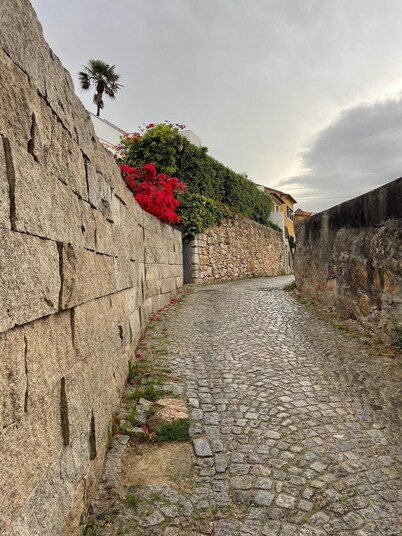 Charming Duplex in Foz do Douro | Near Passeio Alegre & the Sea