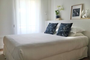 2 Schlafzimmer, Zimmersafe, Schreibtisch, Bügeleisen/Bügelbrett