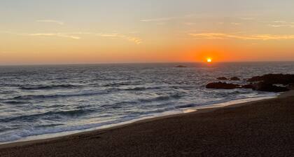 Private-Entrance Duplex in Porto · Near the Sea · Authentic · Up to 5 Guests