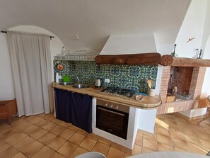 Forno, piano cottura, lavastoviglie