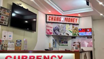 Quầy tiếp tân