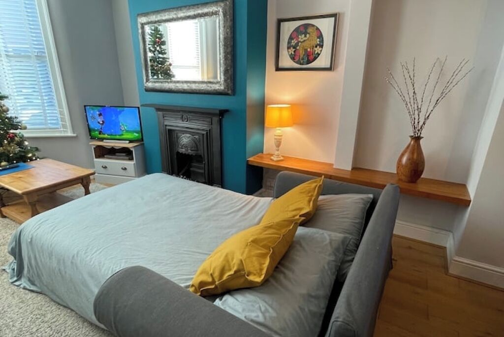 2 habitaciones, tabla de planchar con plancha, wifi y ropa de cama 