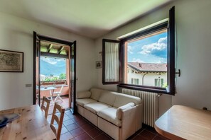 TV - Lake View in Menaggio (Poggio Fiorito Apt.) (Menaggio)