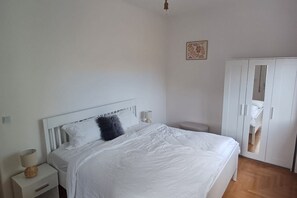 3 عدّة غرف نوم وخزنة داخل الغرفة ومكواة/لوح كي وواي فاي مجانًا