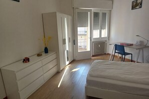 3 chambres, coffres-forts dans les chambres, fer et planche Ă repasser
