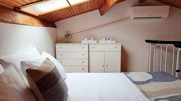 1 bedroom, in-room safe, iron/ironing board, free WiFi