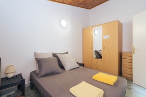 1 chambre, bureau, fer et planche Ă repasser, Wi-Fi