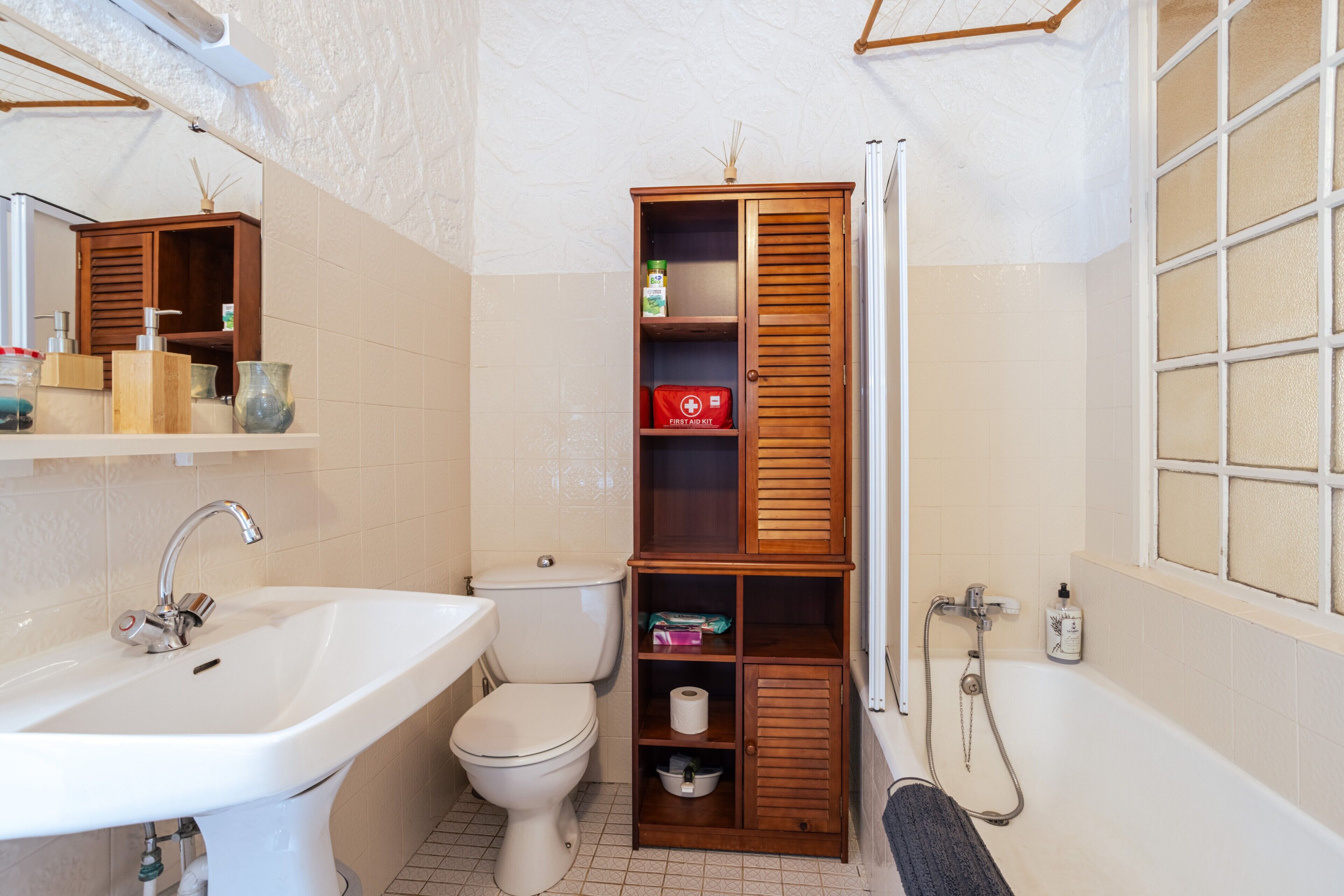 Shower, free toiletries, hair dryer, towels