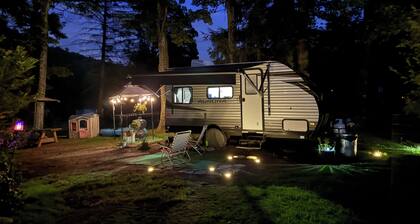 Charming RIVER FRONT camper RV with AC by Lackawaxen River