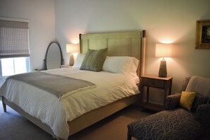 2 Schlafzimmer, Zimmersafe, Schreibtisch, Bügeleisen/Bügelbrett