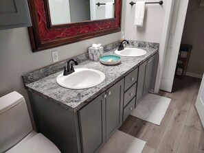 Douche, serviettes fournies