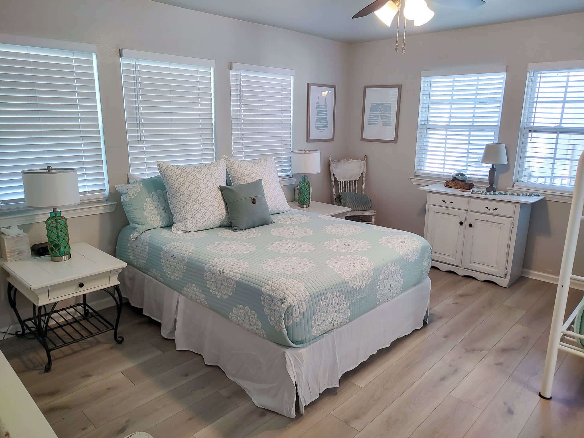 2 bedrooms, travel cot, WiFi