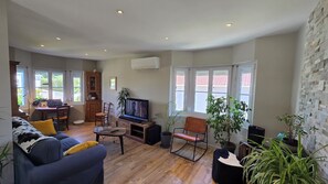 Smart TV, books, stereo