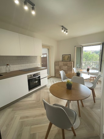 Desayuno con opciones de la cocina local diario (EUR 10 por persona). B&B Dimora Mediterranea