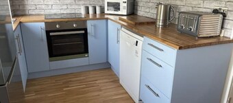 Spacious & Stylish 2 Storey, 3 Bed Apartment