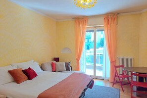 1 bedroom, in-room safe, iron/ironing board, free WiFi