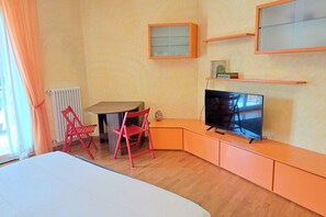 1 chambre, coffres-forts dans les chambres, fer et planche à repasser