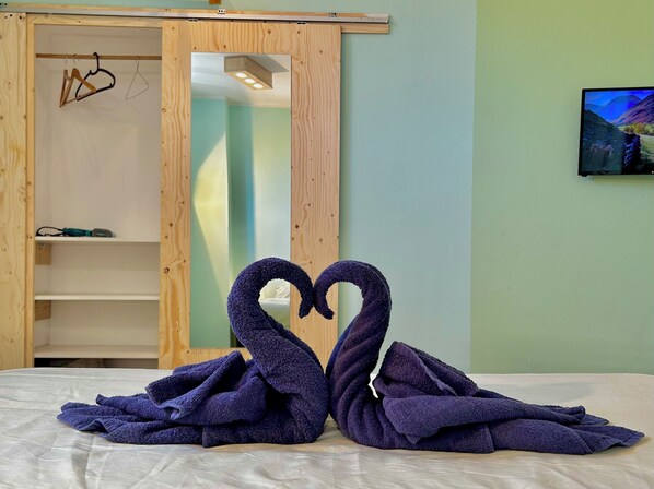 3 dormitorios, tabla de planchar con plancha, wifi gratis y ropa de cama