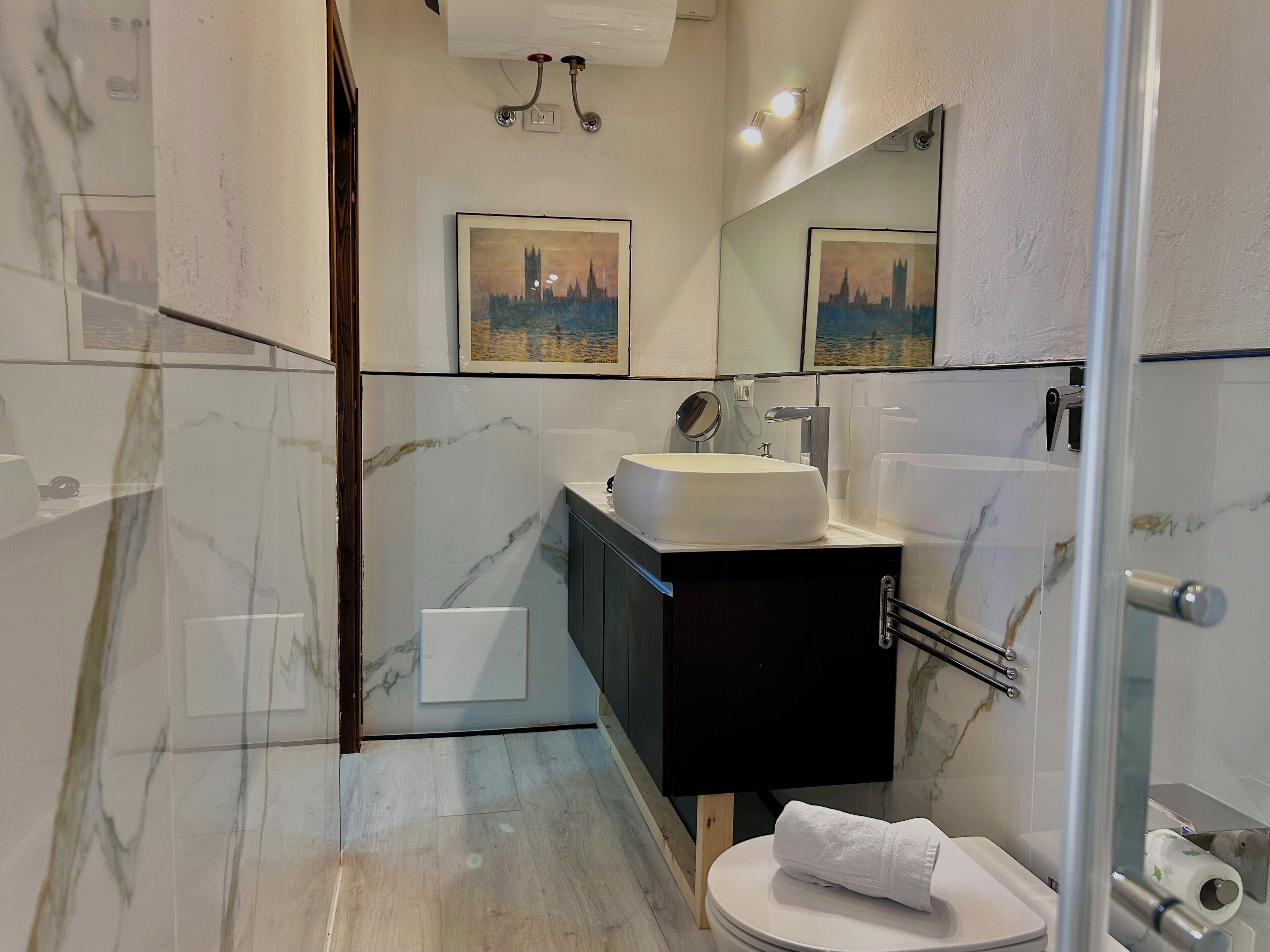 淋浴設備、風筒、坐浴桶、提供毛巾