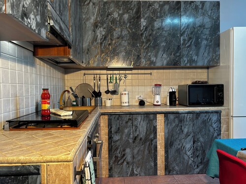 Milano Spa Home | Jacuzzi, Foosball, near metro