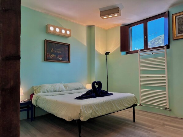 3 habitaciones, tabla de planchar con plancha y wifi gratis 