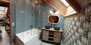 Shower, towels, toilet paper