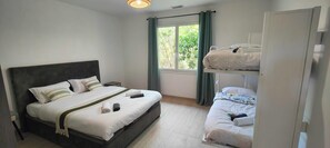 6 chambres, fer et planche à repasser, Wi-Fi