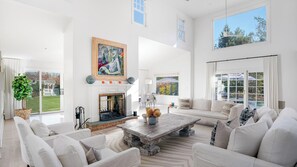 TV, fireplace