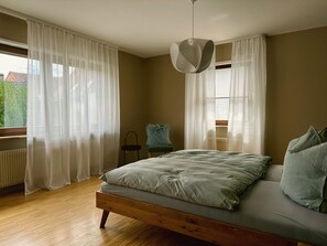 2 bedrooms, bed sheets