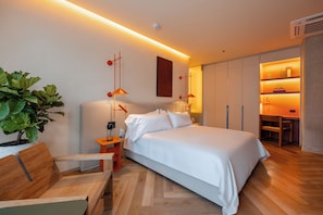 Habitación doble superior | Ropa de cama de alta calidad, minibar, caja fuerte y escritorio