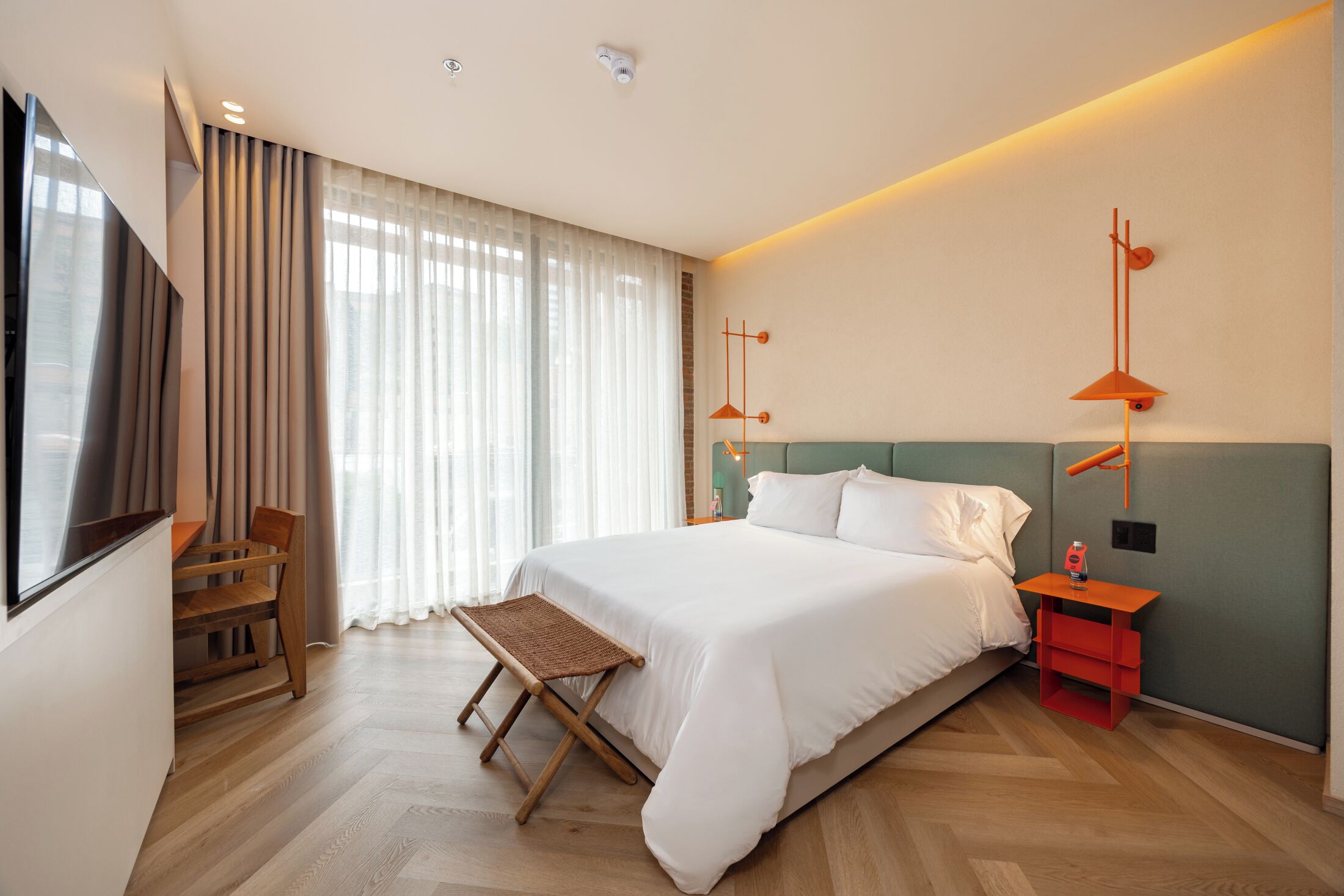 Habitación estándar | Ropa de cama de alta calidad, minibar, caja fuerte y escritorio