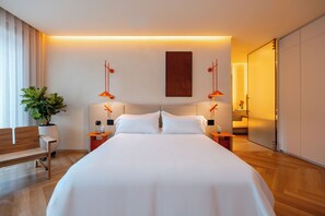 ห้องซูพีเรียดับเบิล | ตู้นิรภัยในห้องพัก, โต๊ะทำงาน, พื้นที่ทำงานแบบใช้แล็ปท็อป, ผ้าม่านกันแสง