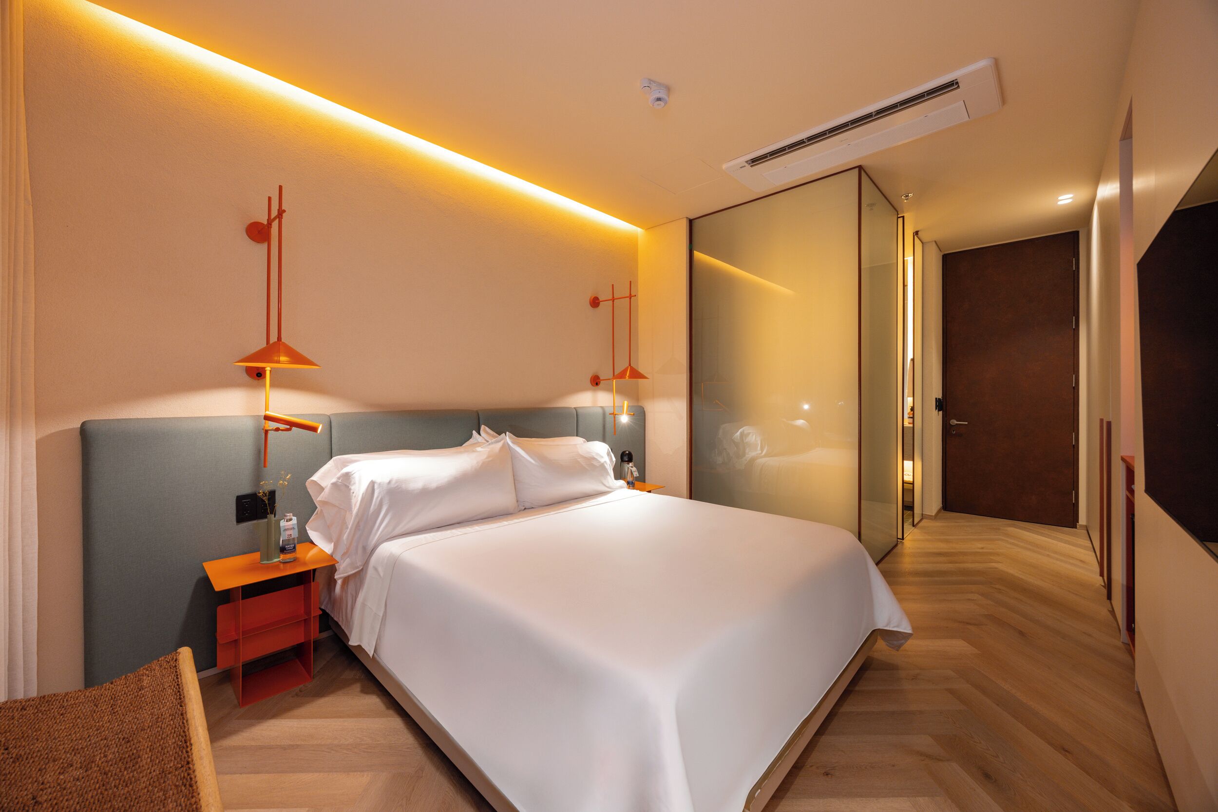 ห้องสแตนดาร์ด, วิวเมือง | ตู้นิรภัยในห้องพัก, โต๊ะทำงาน, พื้นที่ทำงานแบบใช้แล็ปท็อป, ผ้าม่านกันแสง