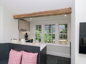 Rentaplats i utensilis de cuina, vaixella i coberteria 