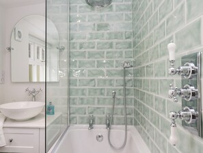 Bathroom - Pippins (Ambleside)