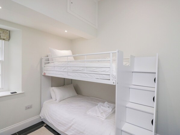 2 室のベッドルーム、客室ごとに異なる装飾、客室ごとに異なるインテリア、WiFi (無料)