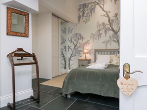 2 habitaciones, decoración personalizada y muebles diferentes