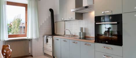 Frigorífic, forn, placa de cuina i rentaplats