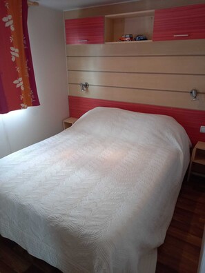 2 soverom, strykejern/-brett og internettilgang