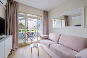 TV - Apartment for 3 with Wi-Fi and Air Conditioning (Villeneuve-Loubet)