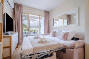 1 bedroom, WiFi, bed sheets